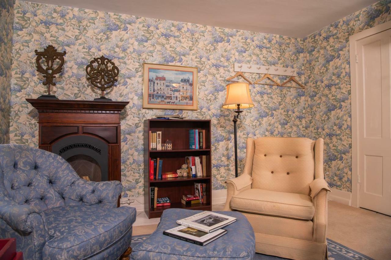 نورث إيست Grape Arbor Bed And Breakfast الغرفة الصورة